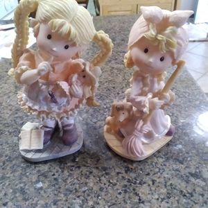 Figurines